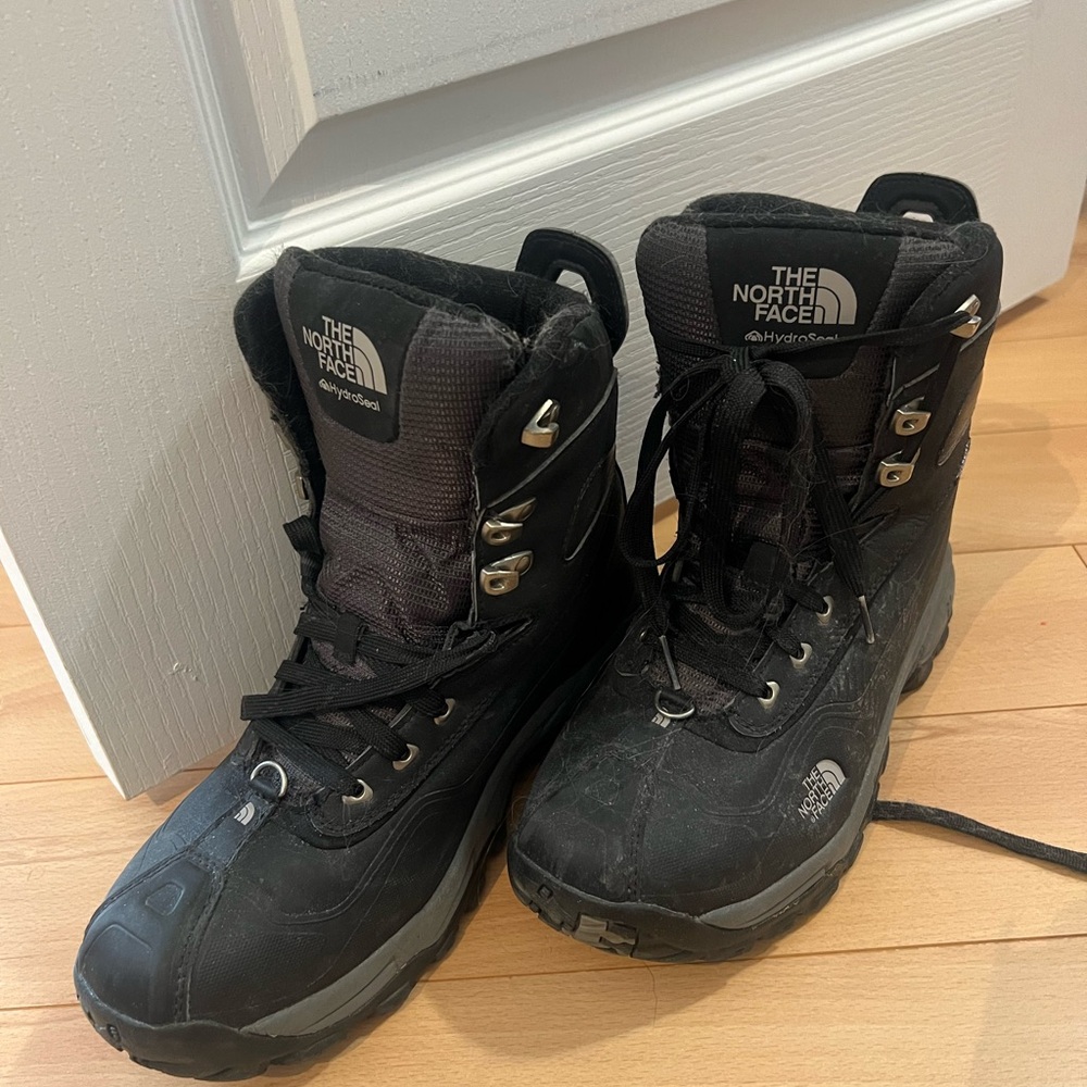 North Face men’s boots size 9.5